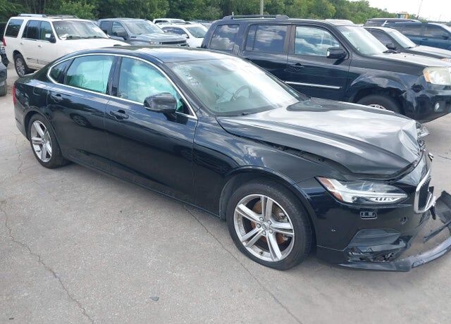 2018 VOLVO S90