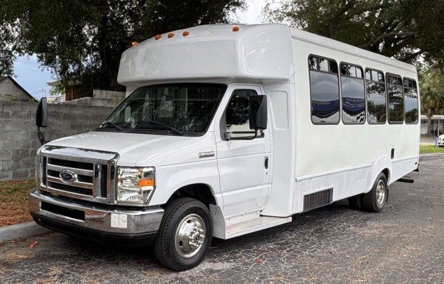 2009 FORD E-450