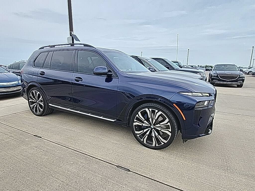 2023 BMW X7