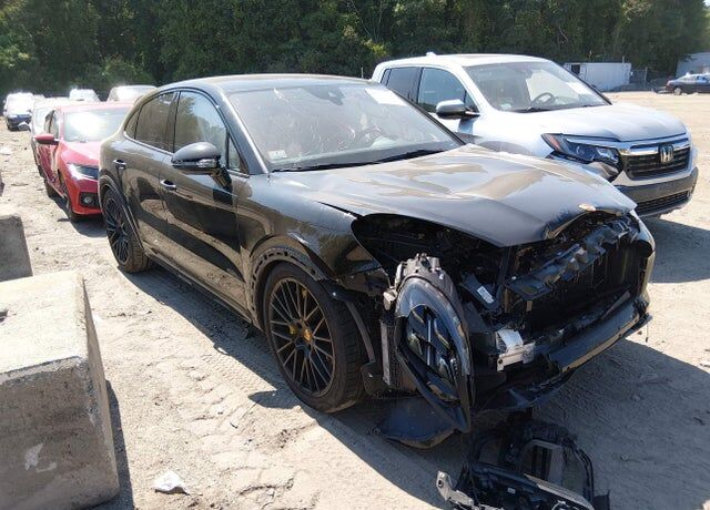 2022 PORSCHE Cayenne