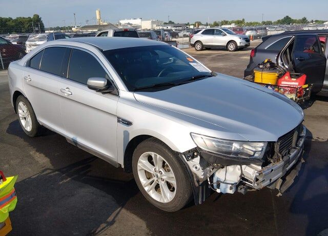 2015 FORD Taurus