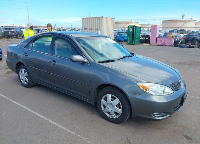 2004 TOYOTA Camry