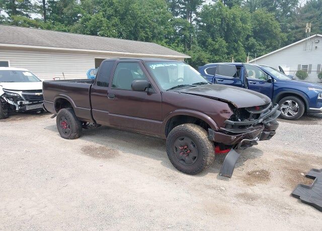 2002 CHEVROLET S-10 Pickup