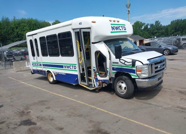 2017 FORD E-350