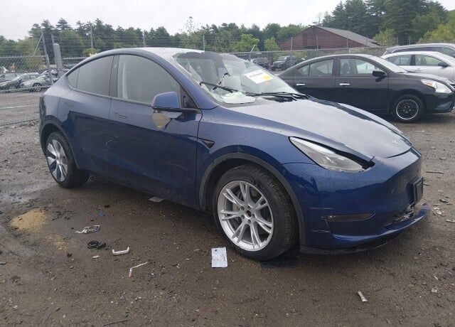 2024 TESLA Model Y