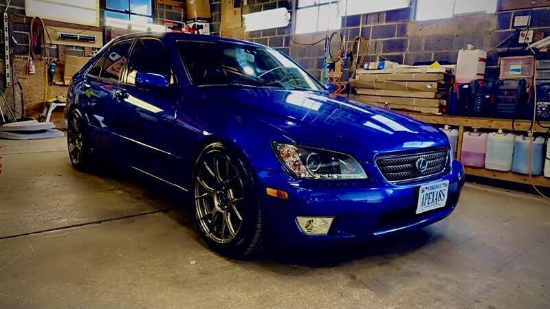 2002 LEXUS IS