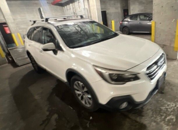 2018 SUBARU Outback