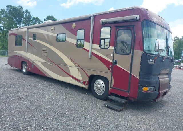 2003 FREIGHTLINER XC Chassis