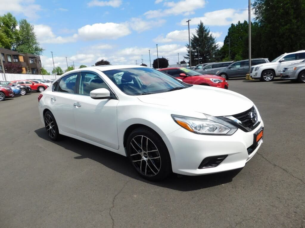 2017 NISSAN Altima