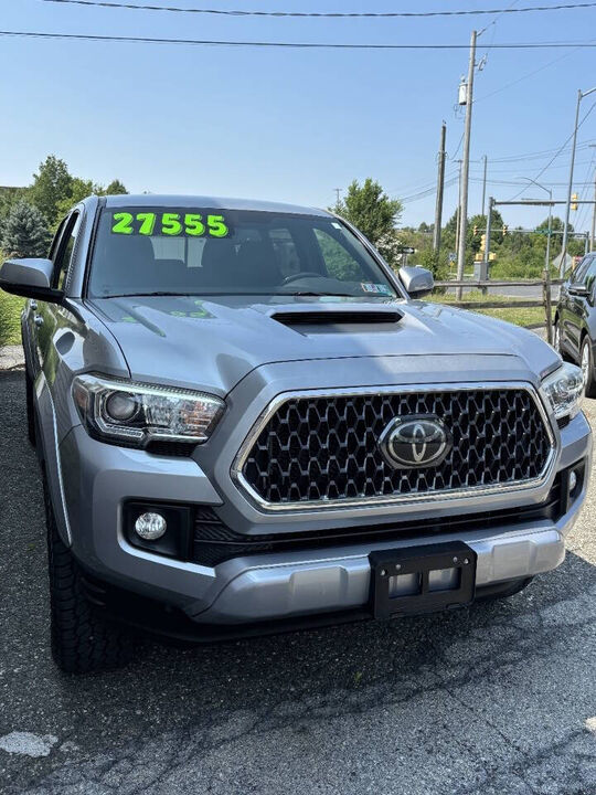 2018 TOYOTA Tacoma