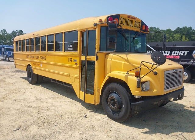 2000 FREIGHTLINER FS 65 Chassis