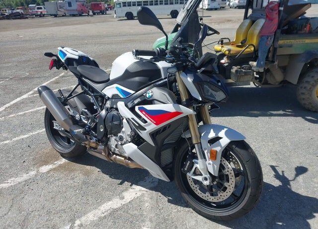 2026 BMW S 1000 R