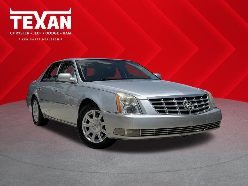 2010 CADILLAC DTS