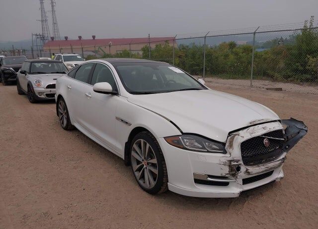 2017 JAGUAR XJ