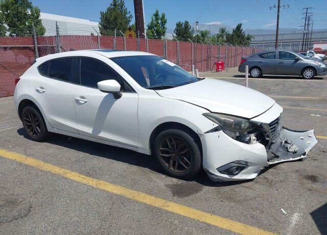 2016 MAZDA Mazda3