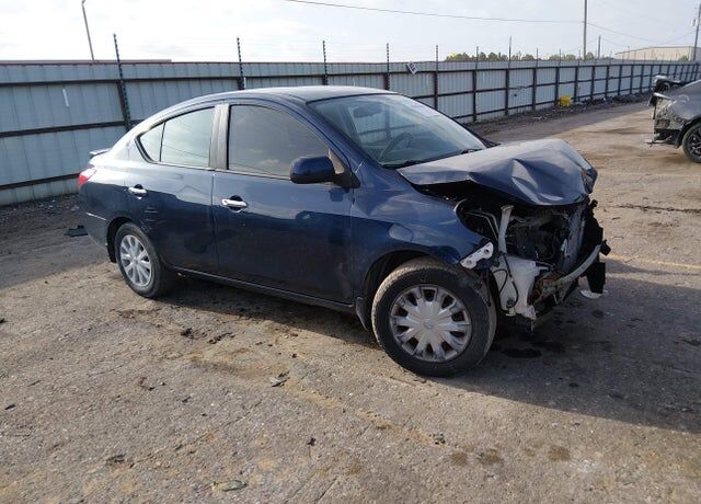 2013 NISSAN Versa