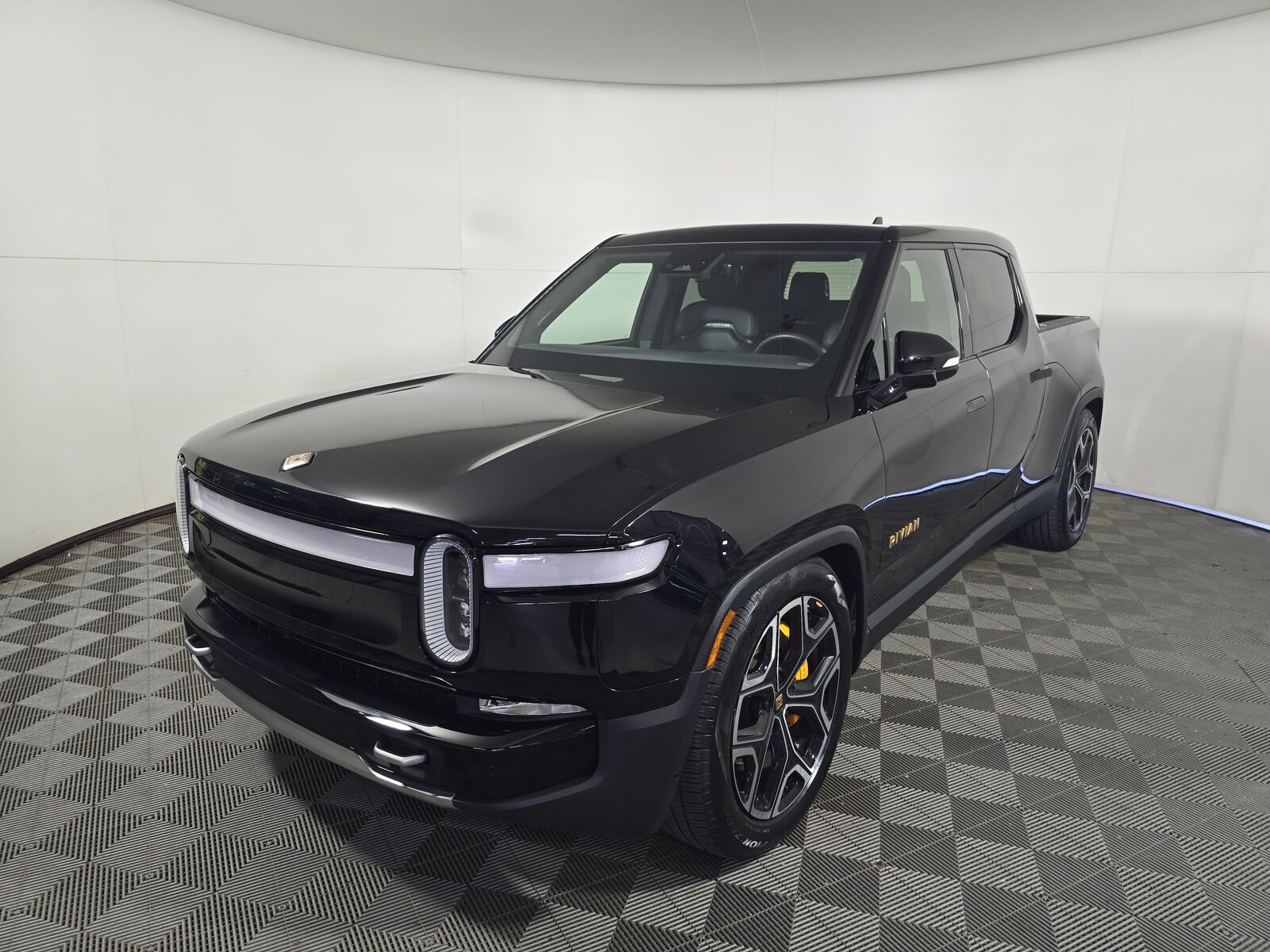 2022 RIVIAN R1T