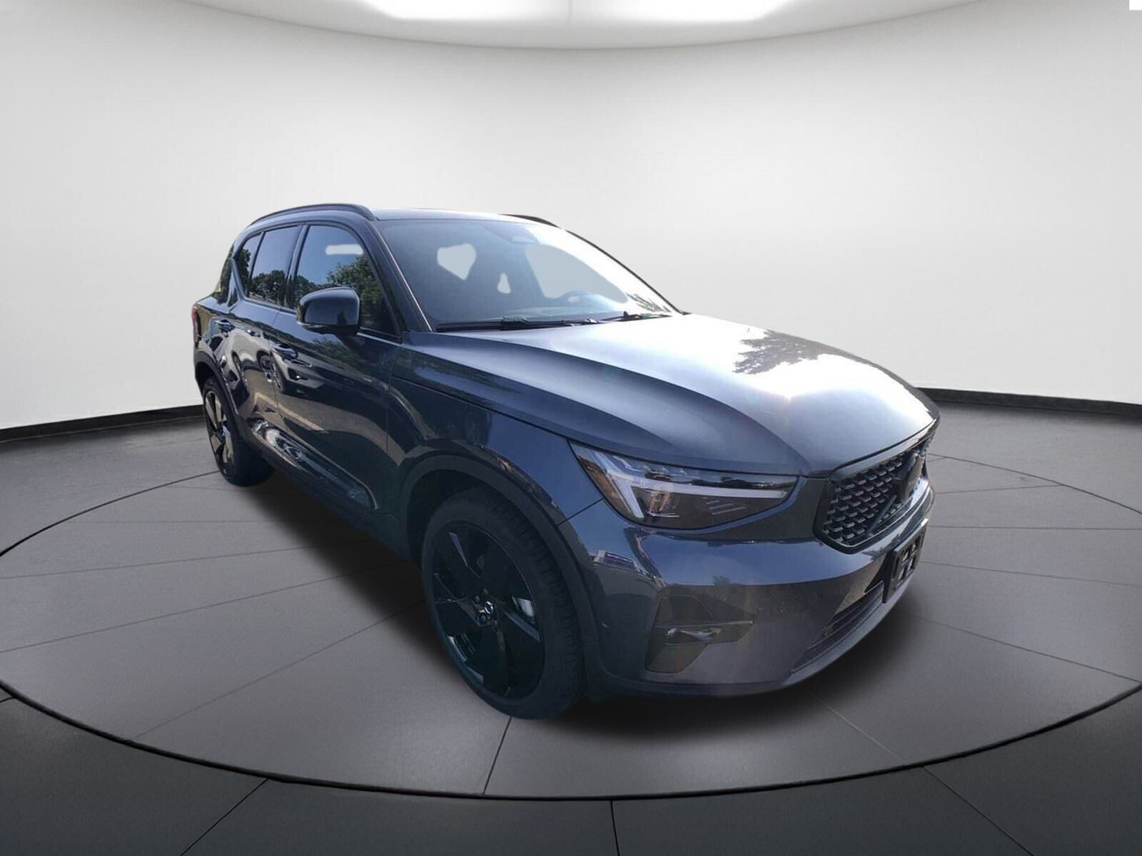 2026 VOLVO XC40