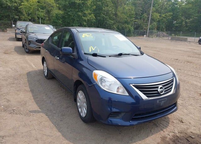 2014 NISSAN Versa