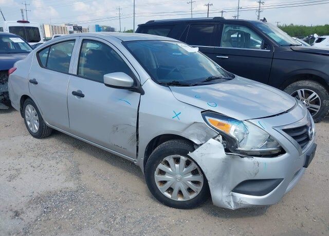 2016 NISSAN Versa