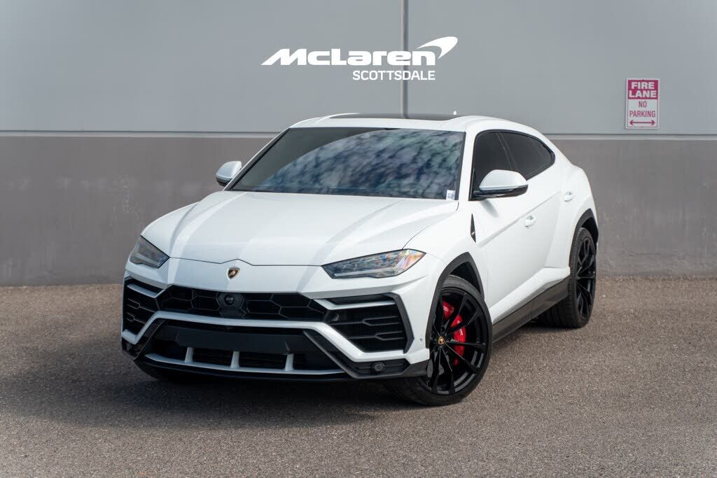 2022 LAMBORGHINI URUS