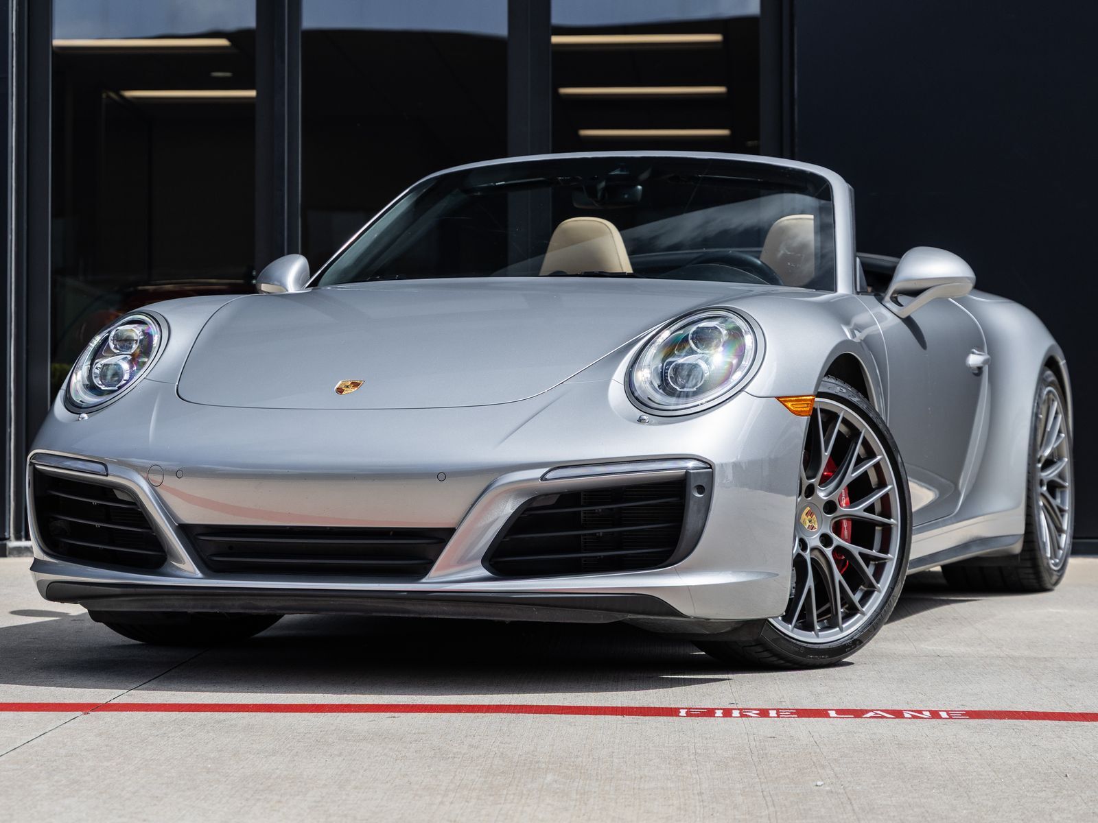 2017 PORSCHE 911