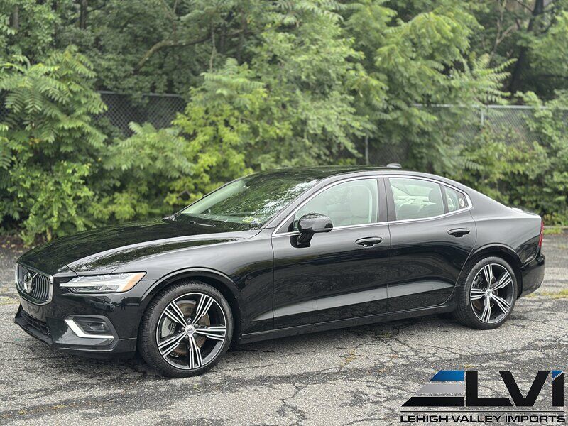 2021 VOLVO S60