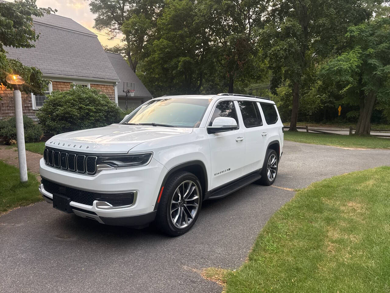 2022 JEEP Wagoneer