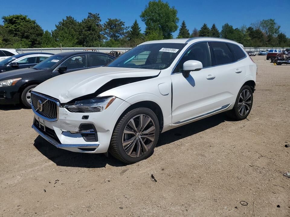 2022 VOLVO XC60