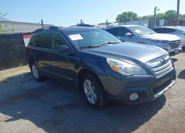 2013 SUBARU Outback