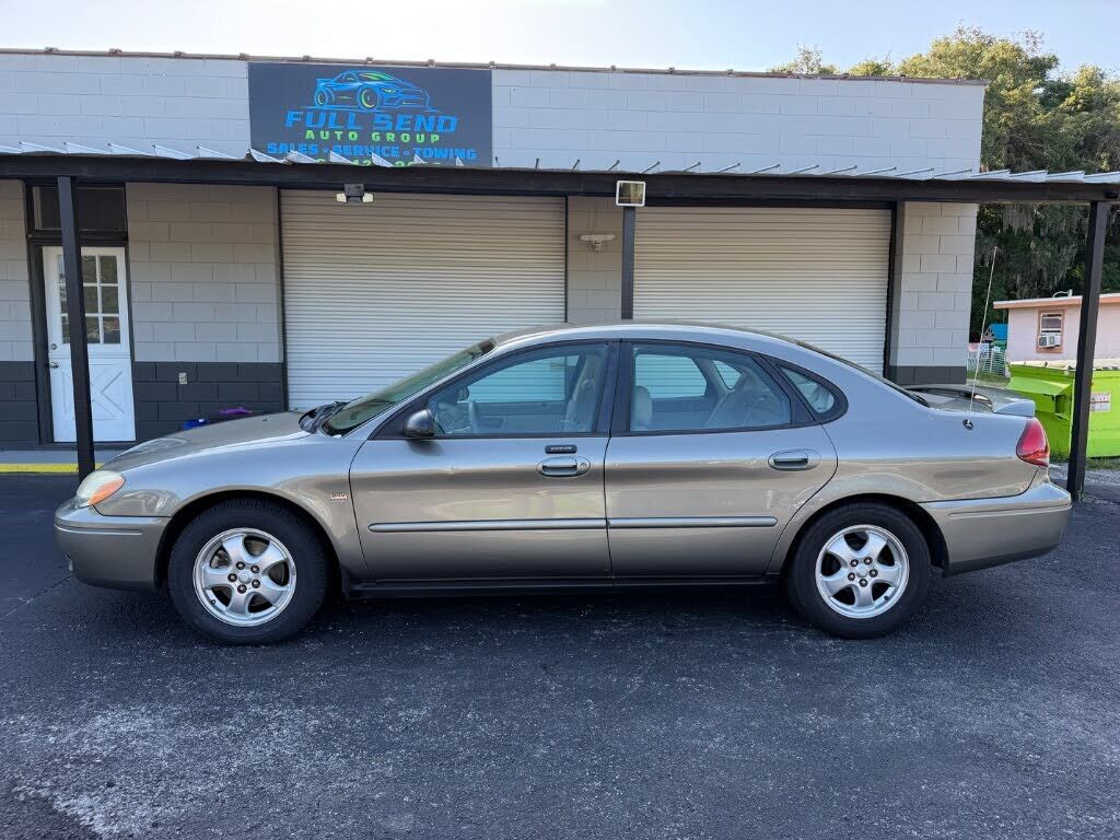 2004 FORD Taurus