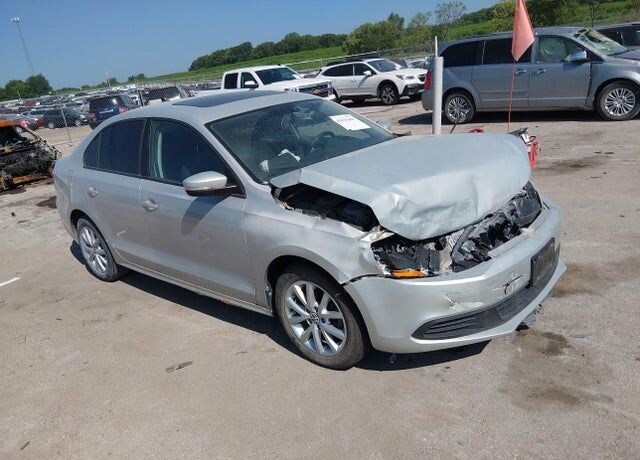 2011 VOLKSWAGEN Jetta