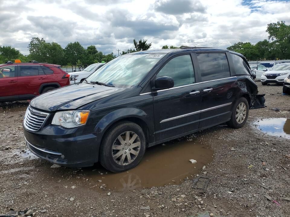 2016 CHRYSLER Town and Country