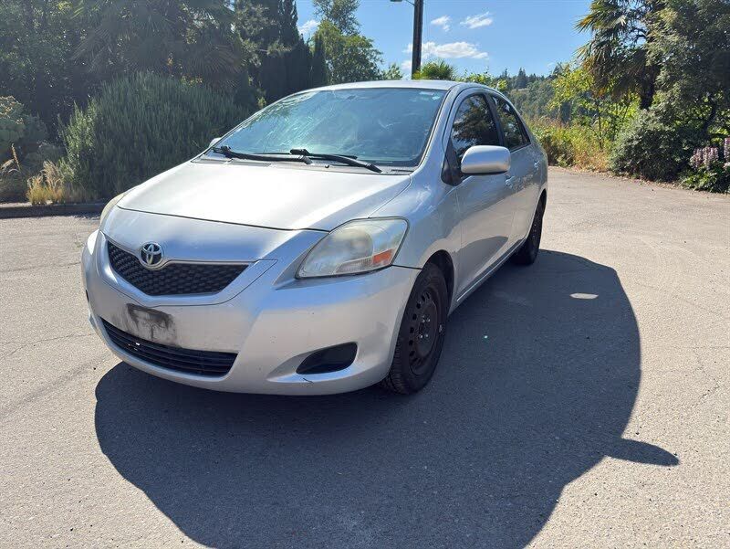 2012 TOYOTA Yaris
