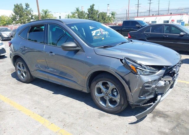 2024 FORD Escape