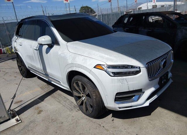 2023 VOLVO XC90