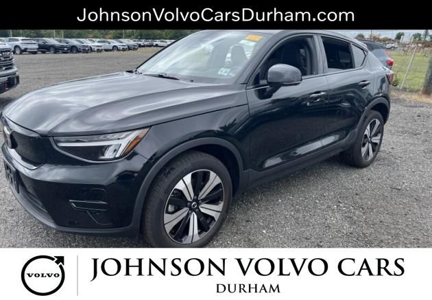 2023 VOLVO C40
