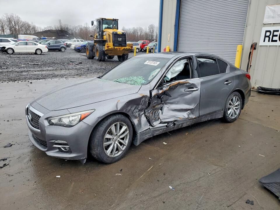 2015 INFINITI Q50