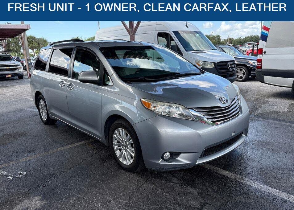 2015 TOYOTA Sienna