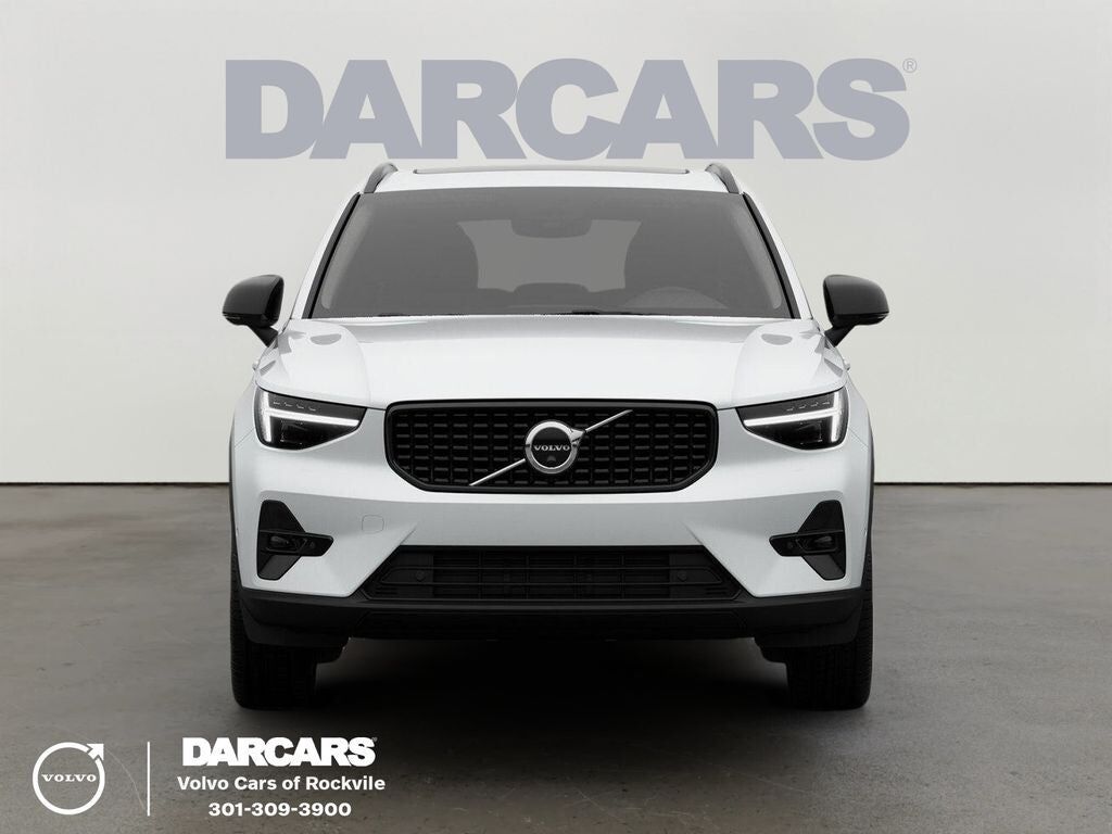 2026 VOLVO XC40