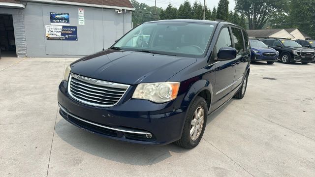 2012 CHRYSLER Town and Country
