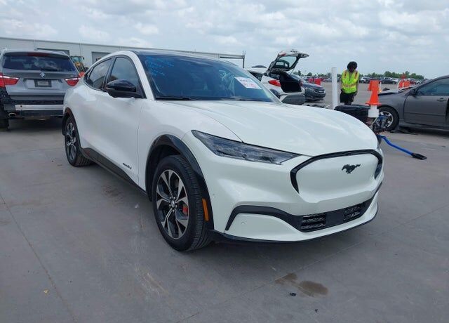 2021 FORD Mach-E