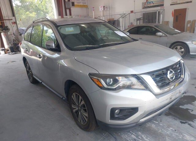 2017 NISSAN Pathfinder