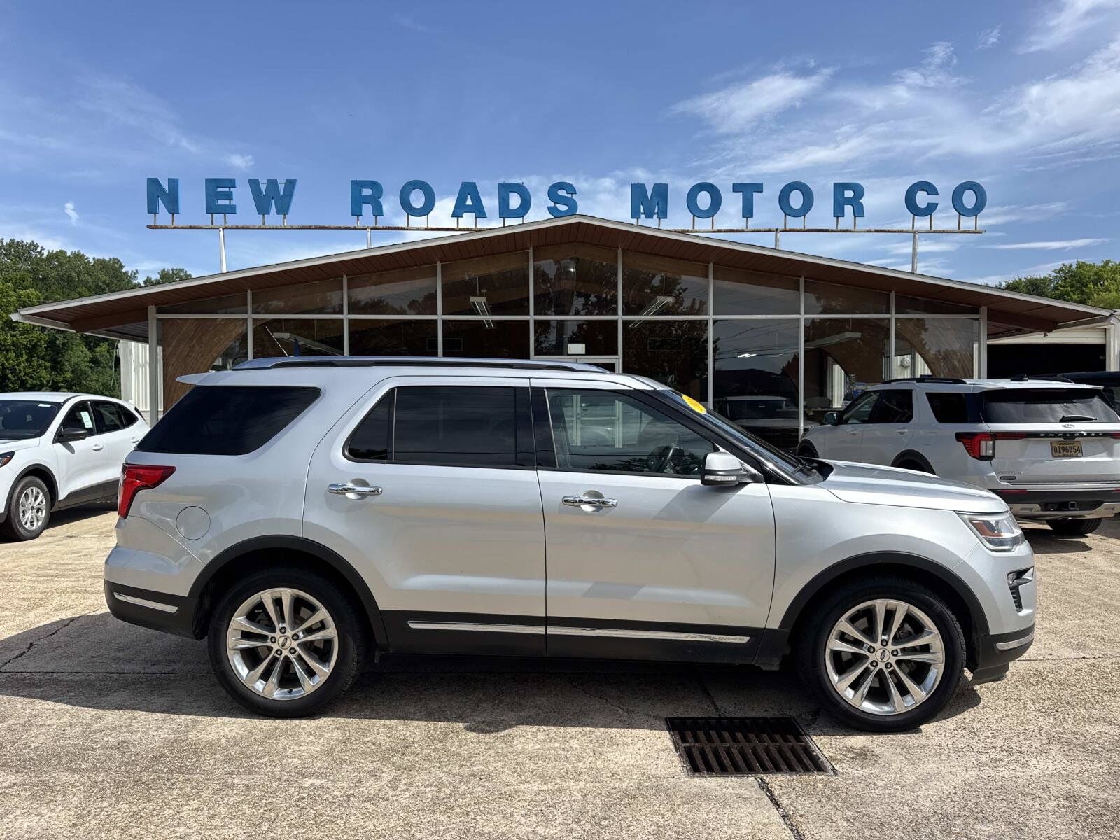 2018 FORD Explorer