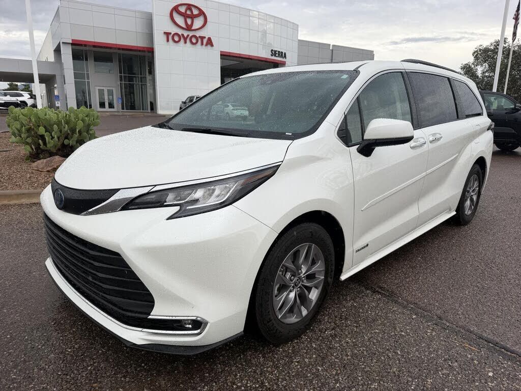 2021 TOYOTA Sienna