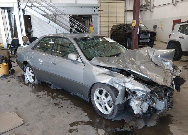 2001 LEXUS ES