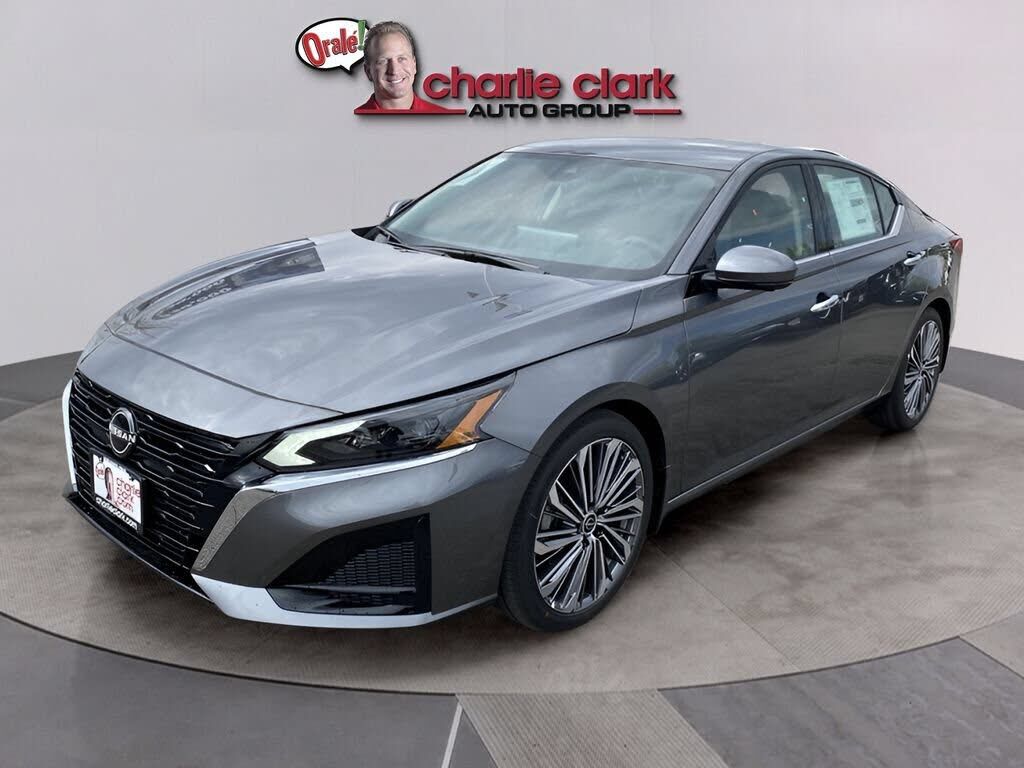 2024 NISSAN Altima