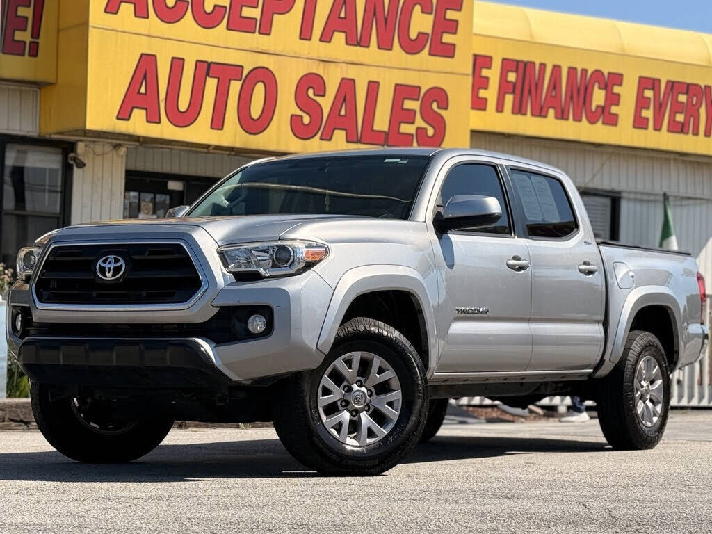 2017 TOYOTA Tacoma