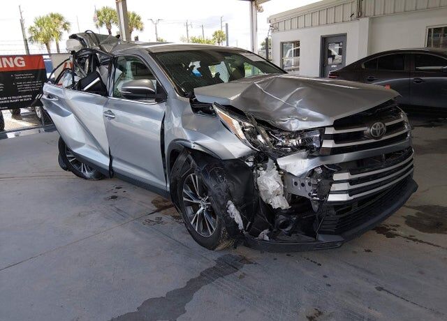 2019 TOYOTA Highlander