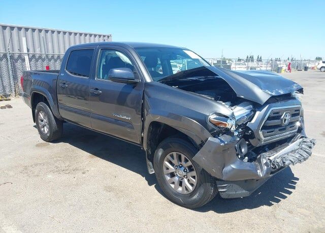 2017 TOYOTA Tacoma